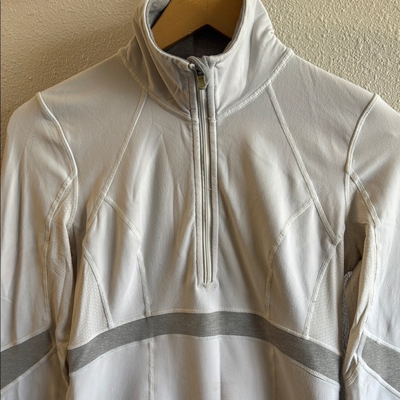 Lululemon Distance Pullover White/Gray Jacket Size 6 Thumbholes and back pocket - Picture 2 of 7